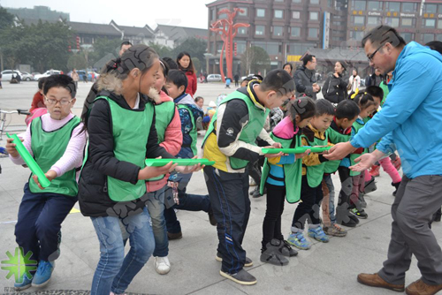 峨眉山關(guān)愛(ài)兒童