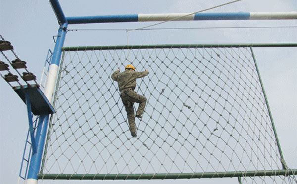 拓展項(xiàng)目高空繩網(wǎng)