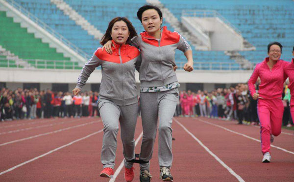 拓展訓(xùn)練游戲「兩人三足」最新游戲規(guī)則技巧