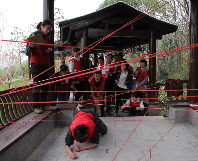 雙人配合戶外拓展游戲——偷天陷阱