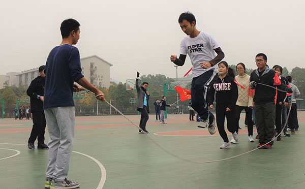 團(tuán)隊(duì)趣味游戲：趣味跳繩比賽規(guī)則