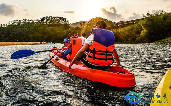 拓展項目水上皮劃艇圖片
