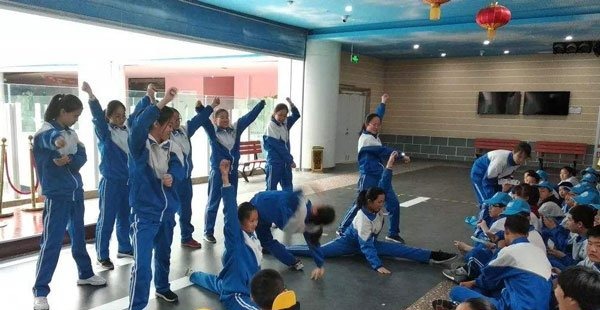 游戲懲罰搞笑有趣的有哪些 聚會游戲有趣的懲罰措施