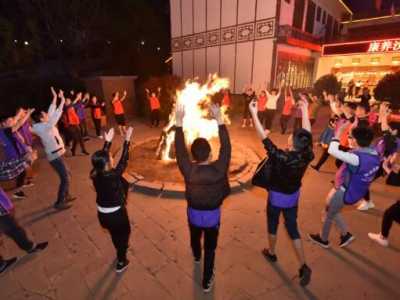 成都探路者團(tuán)建戶(hù)外生存拓展訓(xùn)練介紹