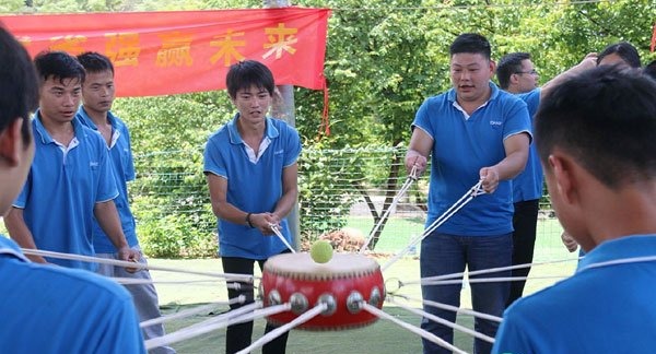 拓展項目：擊鼓顛球