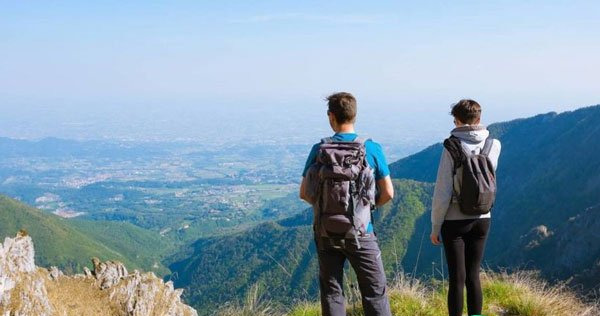 公司團(tuán)建徒步拓展活動新聞稿